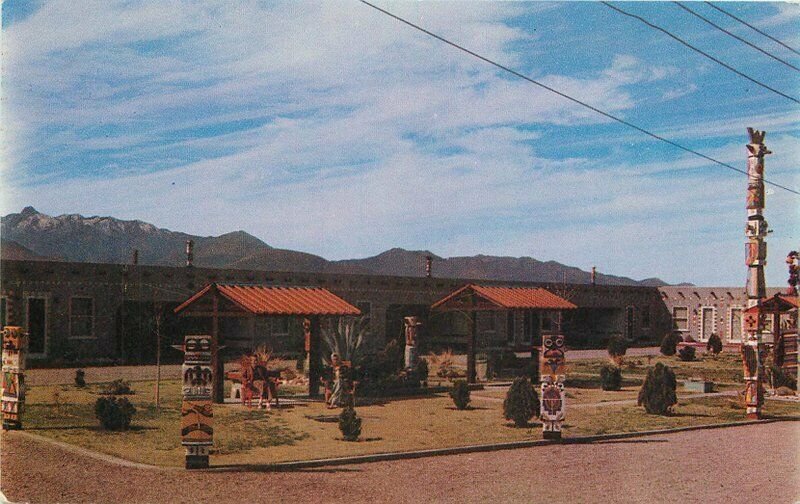 Bowie Arizona Range Motel Totem Pole roadside Dexter Postcard 8401