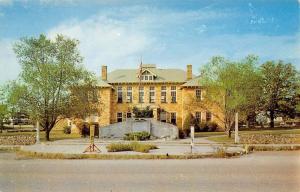 Mountain View Arkansas Court House Street View Vintage Postcard K60272