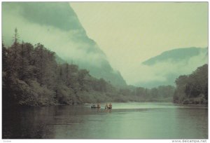 Jacques-Cartier Park, Early Morning Conoe, GATINEAU, Quebec, Canada, 50-70´s