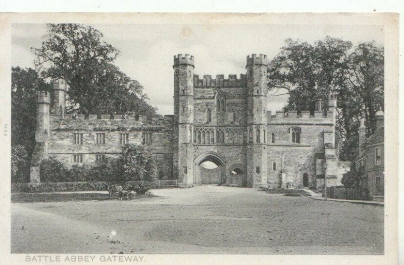 Sussex Postcard - Battle Abbey - Gateway - Ref 10849A