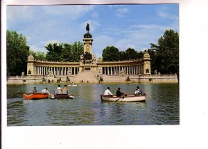 People Rowing Boats, Lake of the Retiro, Madrid, Spain