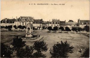 CPA CHATEAUDUN - La Place cote Est (669794)