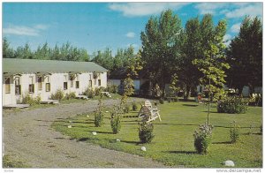 Maple Leaf Motel Cabins & Restaurant, Saint Leonard, N.B., Canada, 40-60s