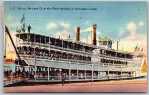 Vtg Davenport Iowa IA J.S. Deluxe Steamer Excursion Boat Docking 1940s Postcard