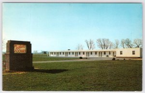 1960-70's REHOBOTH BEACH DELAWARE CEDAR MOTOR COURT TILE BATHS VINTAGE POSTCARD