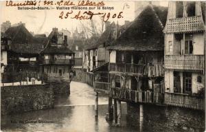 CPA SALIES-de-BÉARN Vieilles maisons sur le Saleys (412339)