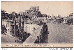 Les Remparts Au-Dessus De La Porte Saint-Vincent, Saint-Malo (Ille et Vilaine...