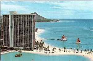 Postcard HOTEL SCENE Honolulu Hawaii HI AI9792