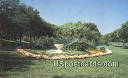 Horseshoe Garden, Sherman Park Zoo - Sioux Falls, South Carolina