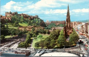 Postcard UK Scotland Edinburgh - Princes Street and the Scott Monument