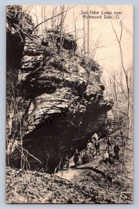 J99/ Richmond Dale Ohio Postcard c1910 Salt Peter Caves People 199