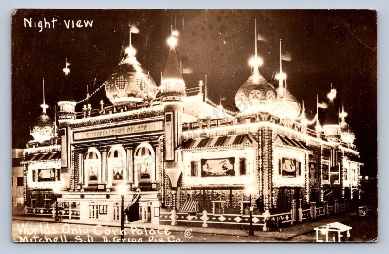 K5/ Mitchell South Dakota Postcard RPPC c40s Corn Palace at Night  354