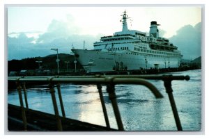 Cruise Ship Entering Panama Canal Panama UNP Chrome Postcard S13