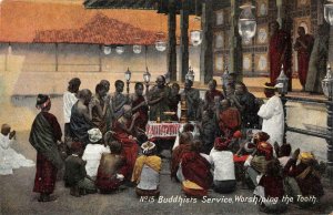 BUDDHISTS SERVICE WORSHIPPING THE TOOTH CEYLON ASIA POSTCARD (c. 1910)