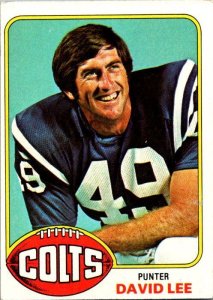 1976 Topps Football Card David Lee Baltimore Colts sk4309