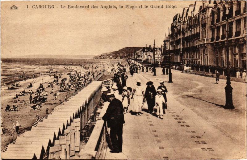 CPA CABOURG - Le Boulevard des Anglais (276473)