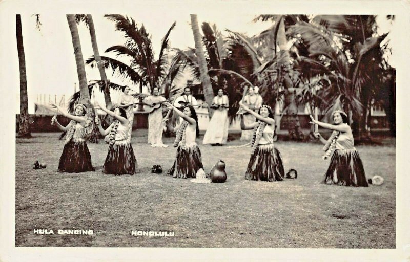 HONOLULU HAWAII~HULA DANCERS~1930s REAL PHOTO POSTCARD