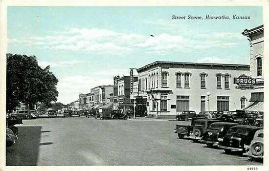 KS, Hiawatha, Kansas, Street Scene, Golden Rule, 1940s Cars, Curteich OB770