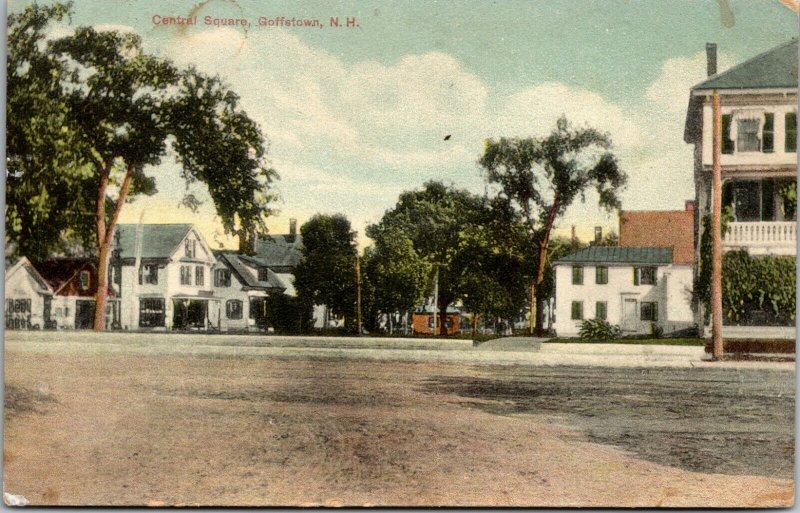  GOFFSTOWN, N.H.   POSTCARD - CENTRAL SQUARE - VINTAGE - PC