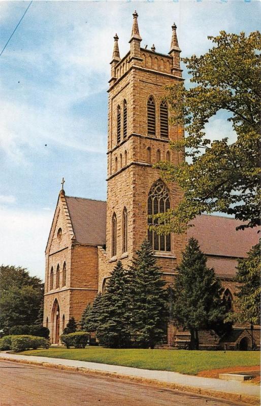 MILFORD MASSACHUSETTS ST MARY'S CATHOLIC CHURCH POSTCARD 1960s