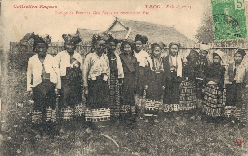 Laos Indochine Groupe de Femmes Thai Neuas en costume de fete 03.77