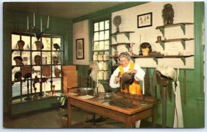 Postcard - Wigmaker's Shop, Williamsburg, Virginia, USA