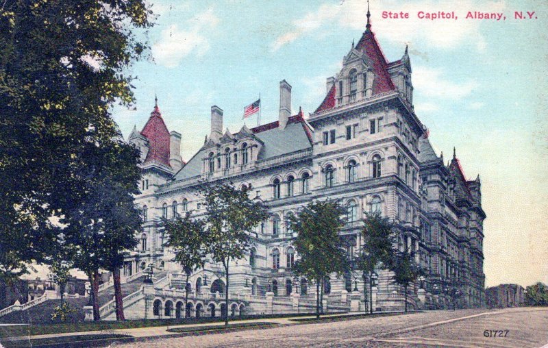 VINTAGE POSTCARD NEW YORK STATE CAPITOL BUILDING AT ALBANY MAILED 1912