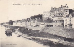 France Amboise Le Chateau et le Quai vus du pont