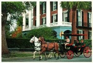 VINTAGE CONTINENTAL SIZE POSTCARD HIGH BATTERY HOME AT CHARLESTON SOUTH CAROLINA