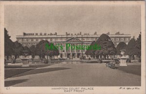 Middlesex Postcard - Hampton Court Palace, East Front RS31734