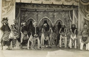 indonesia, JAVA SOLO, Wayang Wajang Orang Mask Dancers (1910s) RPPC Postcard