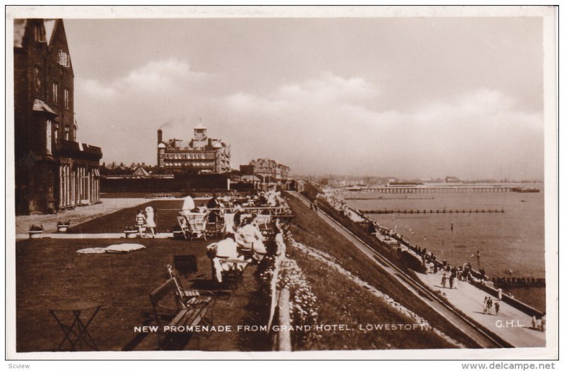 RP: Lowestoft , Suffolk , England , 30-40s ; New Promenade from Grand Hotel ;...