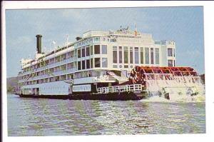 Mississippi Queen Paddles up the Ohio