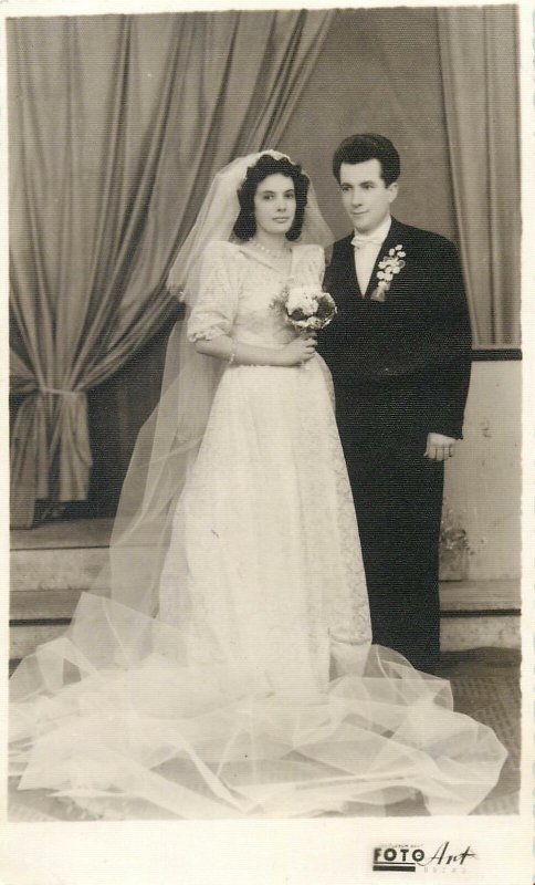 wedding types bride and groom charming couple Social history 1962