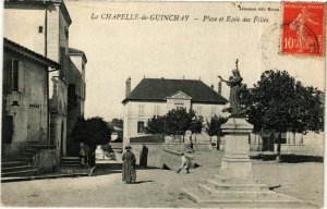 CPA LA CHAPELLE-de-GUINCHAY Place et École des Filles (868875)