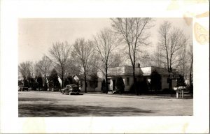 RPPC Rose Garden Tourist Court Cottages Prairie Du Chien WI Vintage Postcard G56