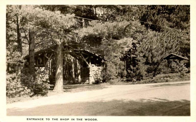 NH - North Conway. Entrance to the Shop in the Woods - RPPC