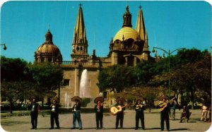 CPM AK Guadalajara Typical Mariachis in front of the Cathedral MEXICO (662214)