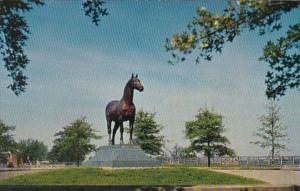 Kentucky Lexington Man O' War Statue At Faraway Farms