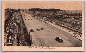 Indy 500 Cars Start of 500 Mile Race Indianapolis IN UNP 1930s Postcard K12