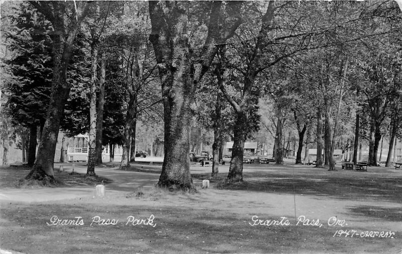 Grants Pass Park (OR) Real Photo Postcard. 1947