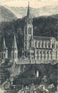 Postcard France Lourdes la grotte et la basilique