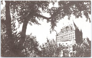 VINTAGE POSTCARD HOTEL FRONTENAC AT QUEBEC CITY CANADA (REPRODUCTION)