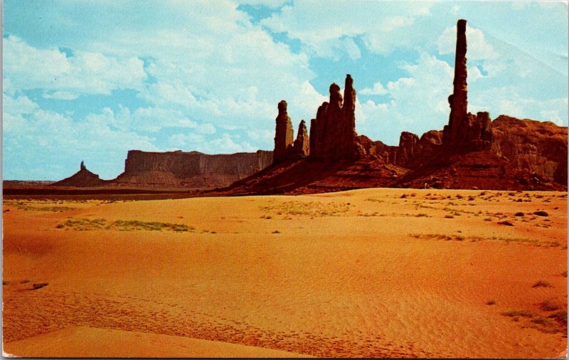 Monument Valley AZ Totem pole vtg postcard