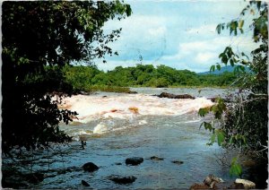 VINTAGE CONTINENTAL SIZE POSTCARD SPRINGWATER STREAM OF TAPAMHONY RIVER SURINAM