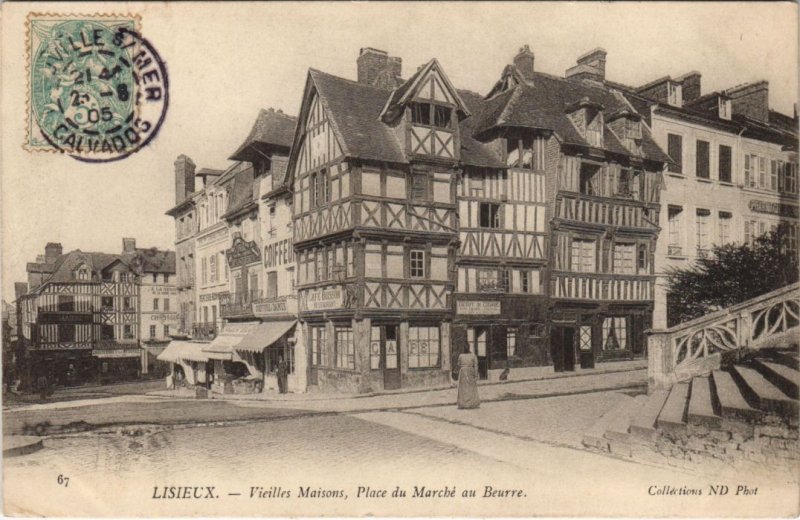 CPA LISIEUX Vieilles Maisons - Place du Marche au Beurre (1227529)