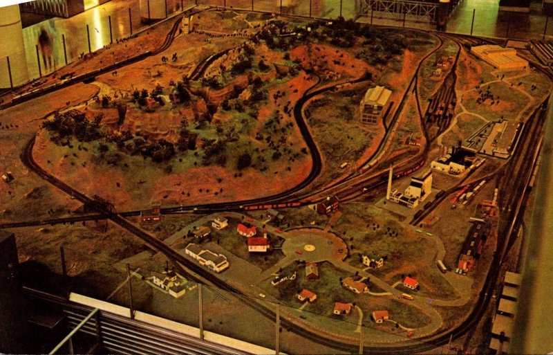 Illinois Chicago Museum Of Science and Industry Model Of Santa Fe Railroad