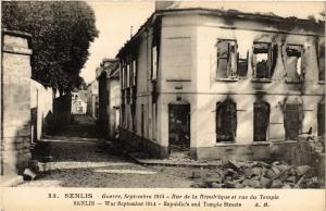 CPA MILITAIRE Senlis-Guerre-Rue de la République et rue du Temple (316581)