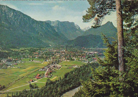 Germany Bad Reichenhall mit Predigstuhl Reiteralpe Loferer-Steinberge und Mue...