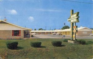 Carbondale Illinois Bel Aire Motel Street View Vintage Postcard K59177